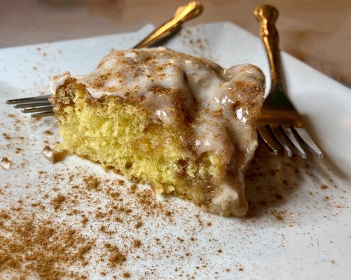 Cinnamon Bun Cake. Yummy