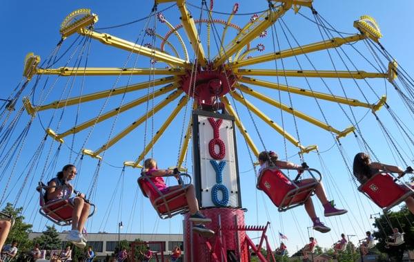 Carnival rides at Morton Grove Days