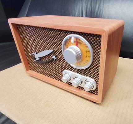 We Fix Retro and Vintage Radios!