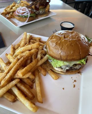 Jalapeño burger with bacon