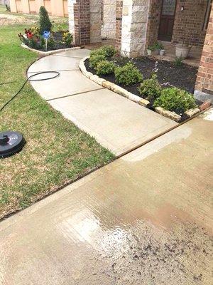 We offer amazing pressure washing specials!