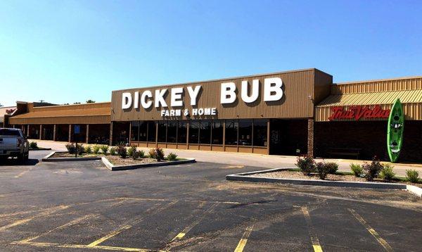 Where you goin' today? To The Dickey Bub.