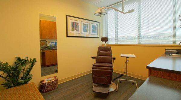 Atagi Plastic Surgery & Skin Aesthetics Exam Room