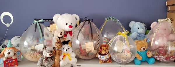 We have singing teddy bears, doctor teddy bears, graduation teddy bears, baby boy/girl teddy bears and much much more!