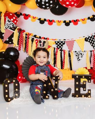 First birthday cake smash