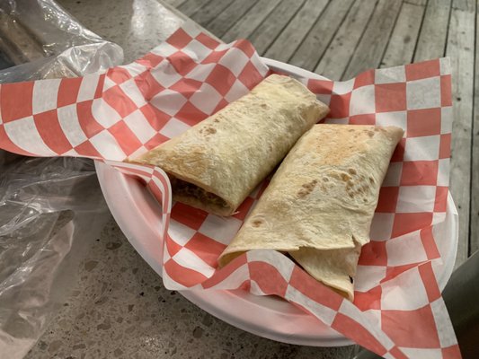 Steak quesadilla. Looked more like a burrito. Wasn't bad