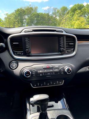 Kia Sorento 2015
Interior Detail