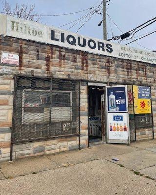 Hilton Liquors