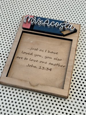 Personalized post it holder