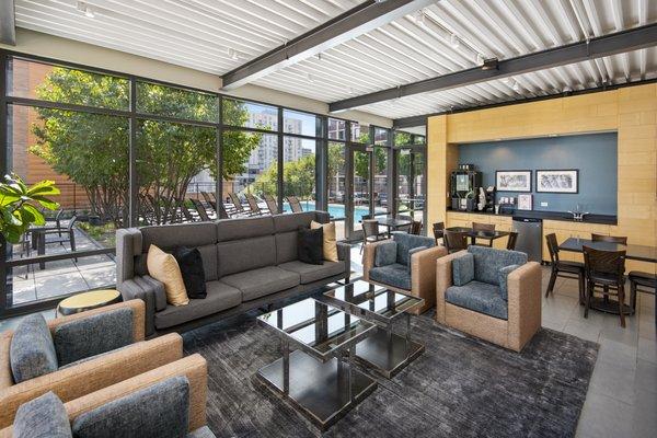 1717 Evanston Luxury Apartments amenity Rooftop lounge