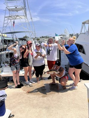 When the ladies shoe up to fish out on BOLO #bolosportfishing #fishbolo #CaptainGeorgeDisbury