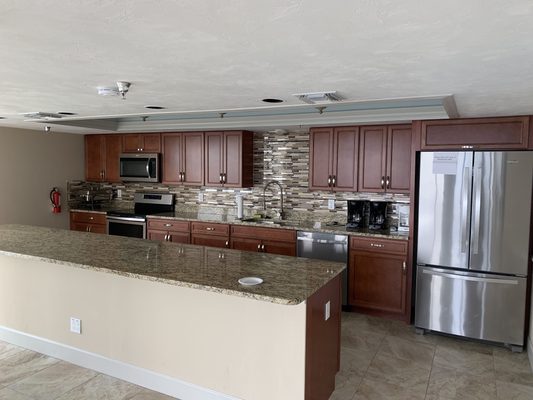 New home kitchen listing.