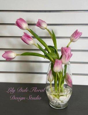 Ooooh, those tulips.  A contemporary design of fresh tulips. What would Spring be without tulips?