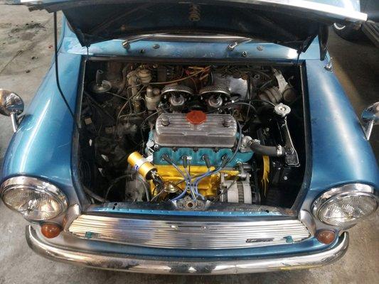 Engine bay, engine is rebuilt and repainted in its correct colors.