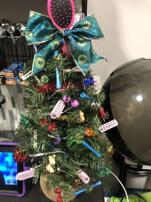 Cute Hairstylist Christmas Tree 12-27-2019