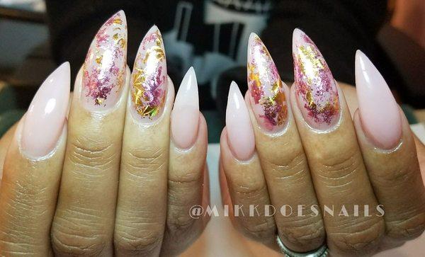 Instagram @MikkDoesNails