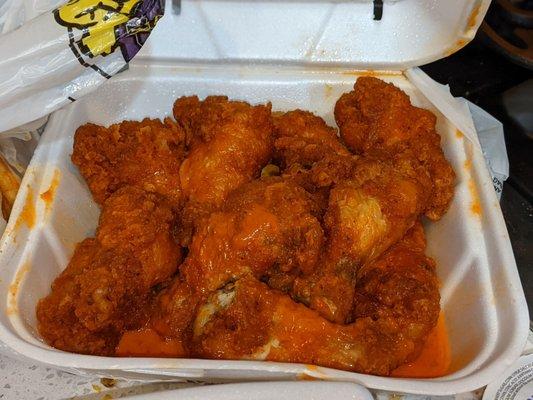 Buffalo wings with traditional buffalo sauce