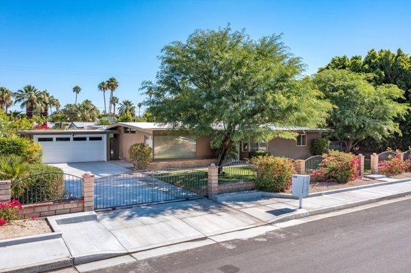 Remodeled mid century pool home in central Palm Springs!  Sold in 2021!