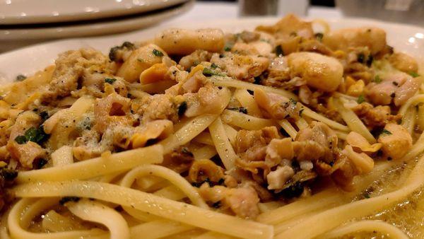 Linguini White Clam Sauce. Heavenly.