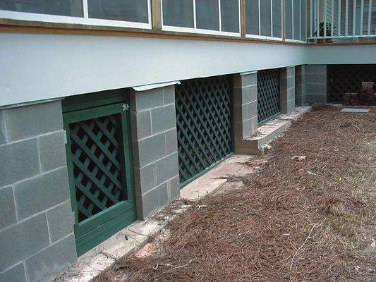 Finished crawlspace project with new piers & custom lattice