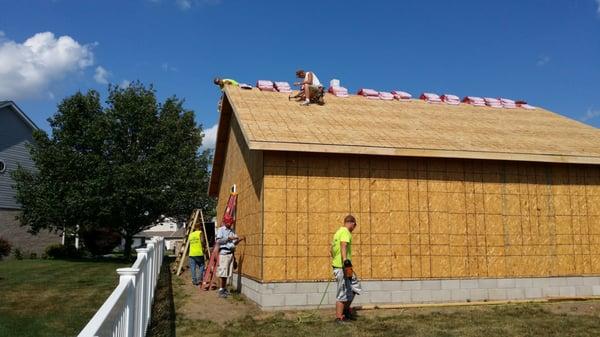 New Construction / Home Build
    Complete Remodels
    Framing & Floor Joist
    Pole Barn / Garages
    Porches, Decks ...