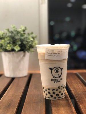 Roasted tea with classic milk and boba