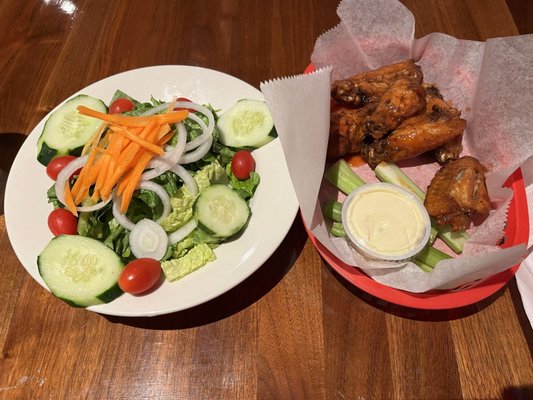 Traditional wings and house salad