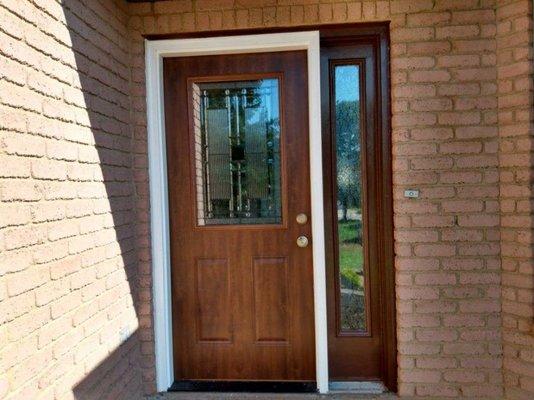 This stained front door is a gorgeous focal point.