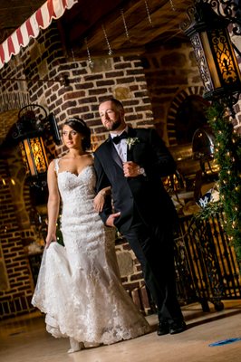 Bride & Groom wedding portrait at The Inn At New Hyde Park in New Yorh