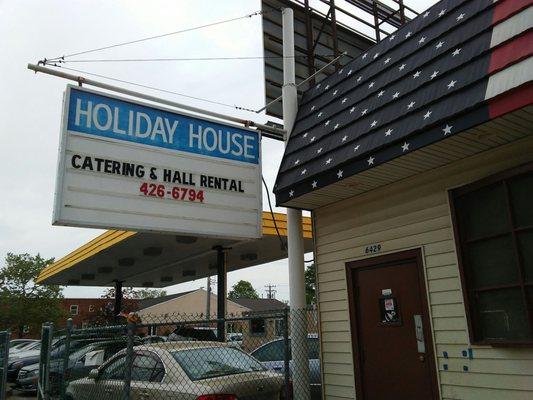 HOLIDAY HOUSE ! Best bar on Harford Rd Come in and see Vinny during the day and have him fix you his famous Cheesesteak!