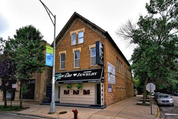 Lincoln Park Store Front and Office Suites seek new tenant