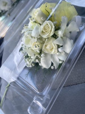 corsage and boutonniere set