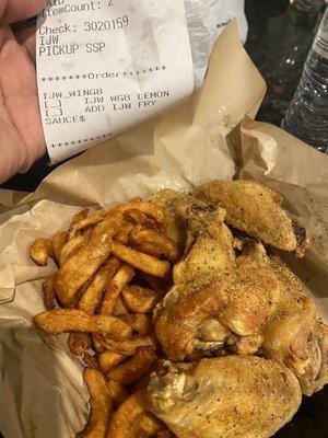 Curbside pickup order of 8 Bone-In Wings (Lemon Pepper)