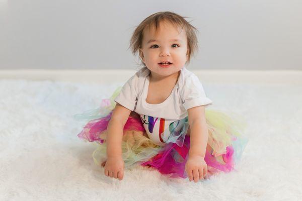 1 year old cake smash photo session, in home studio