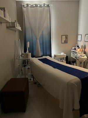 Skin treatment room