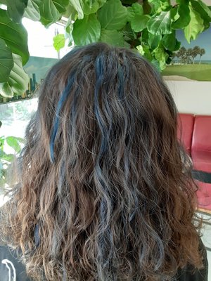 I came here with my mom and I LOVE MY HAIR ! I did perm and hair color and the result was amazing.