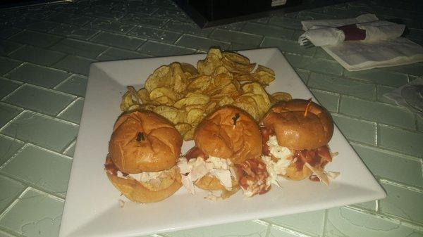 Pulled chicken sliders and house potato chips