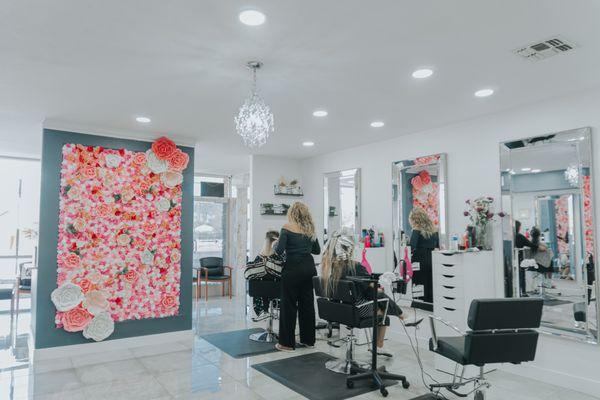 Inside Glamour Moderno Salon & Barber