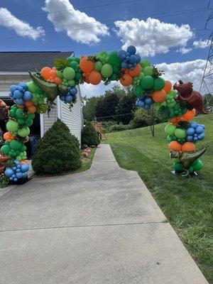 Dinosaur organic balloon arch