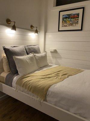 Queen bed in the Middle Bay loft area