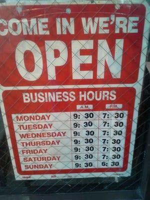 Lori's Hair & Nails Business Hours, Ardenwood Plaza Shopping Center, Fremont, CA.