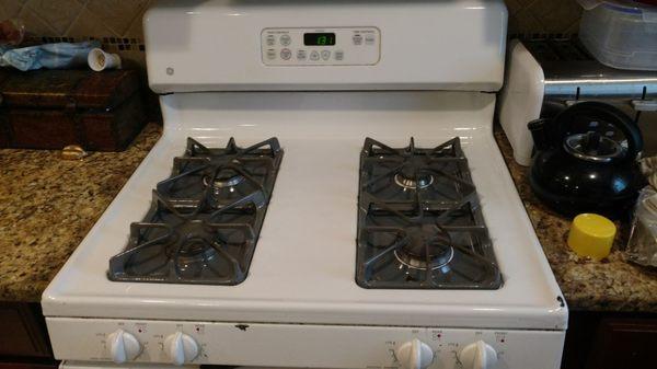 Stove for sale. Gas self cleaning. Best offer