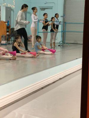 Ballet pre-pointe class