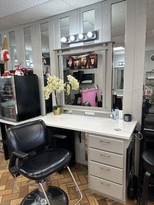 Melys Hair Salon in Berwyn