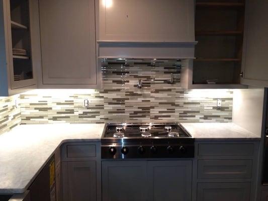 Stove and backsplash.