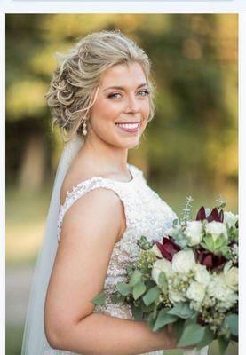 Beautiful Bride with a natural glow!