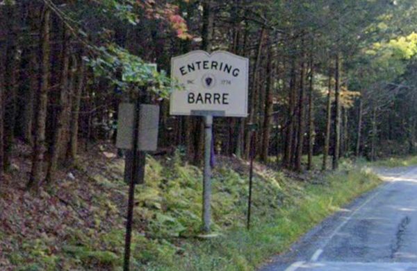 Entering Barre from Hubbardston on Old Boston Turnpike.