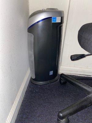 UV-C air purifier in rooms