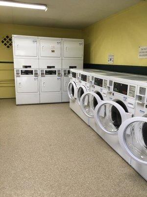 Super clean laundry room! $2/wash and $1.50/ dry