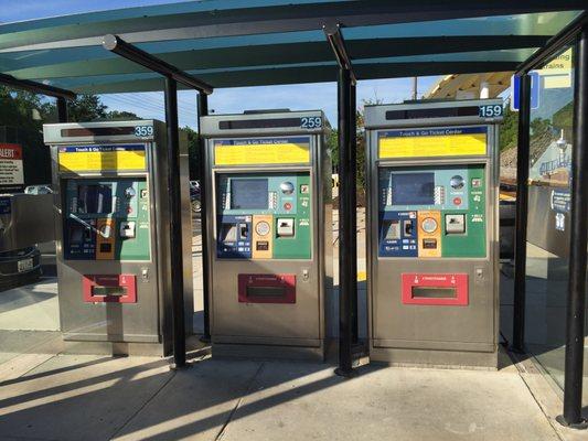 Fare machines take cash, credit and WMATA SmarTrip cards.